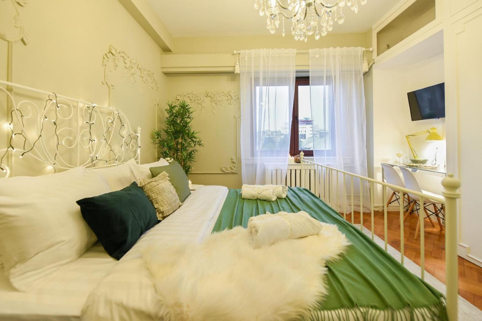 Cozy Studio Overlooking The Old Town Бухарест Екстер'єр фото