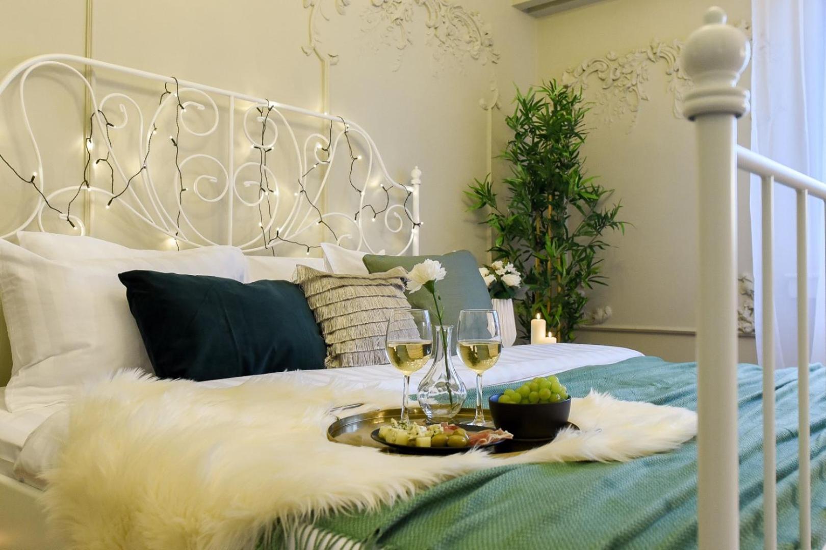 Cozy Studio Overlooking The Old Town Бухарест Екстер'єр фото