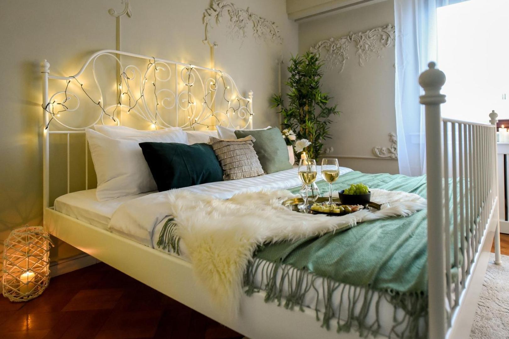 Cozy Studio Overlooking The Old Town Бухарест Екстер'єр фото
